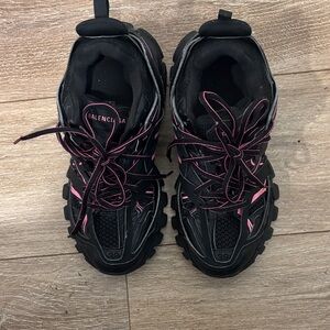 Balenciaga Women's Black and Pink Athletic Shoes
